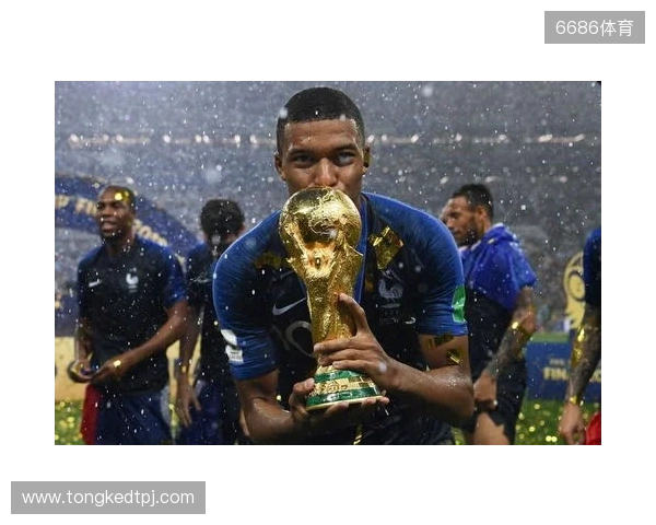 懂球帝2025年10月足坛MVP：姆巴佩蝉联！